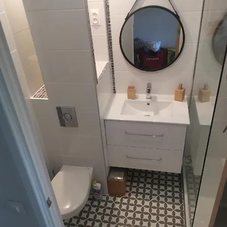 2 Pieces A *